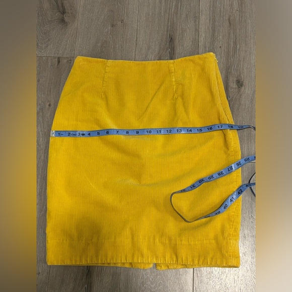 Anthropologie Maeve Yellow Corduroy skirt. Size 4 - Picture 2 of 7